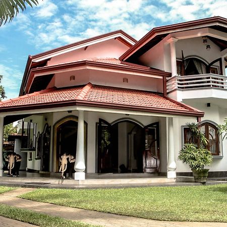 Flipflop Hostel Negombo Bagian luar foto