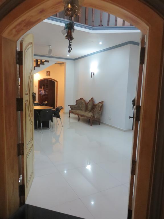 Flipflop Hostel Negombo Bagian luar foto