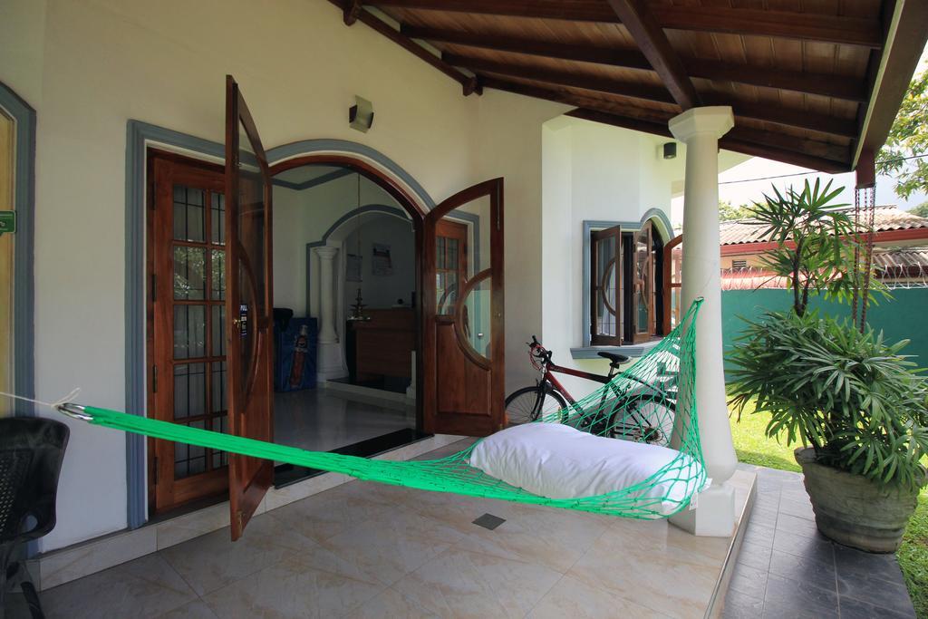 Flipflop Hostel Negombo Bagian luar foto