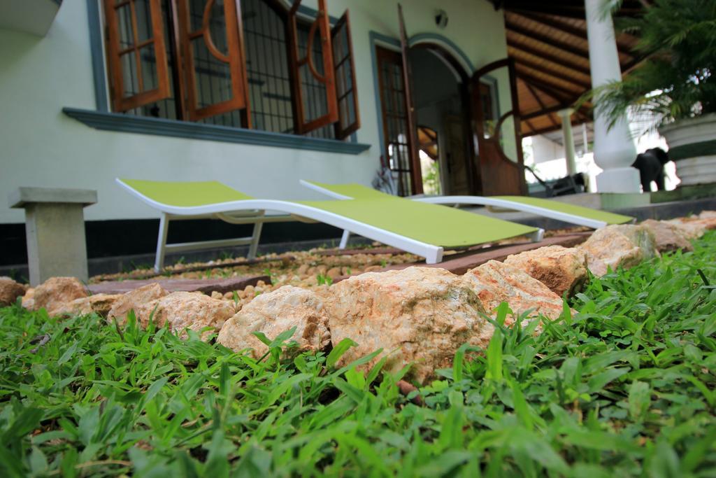 Flipflop Hostel Negombo Bagian luar foto