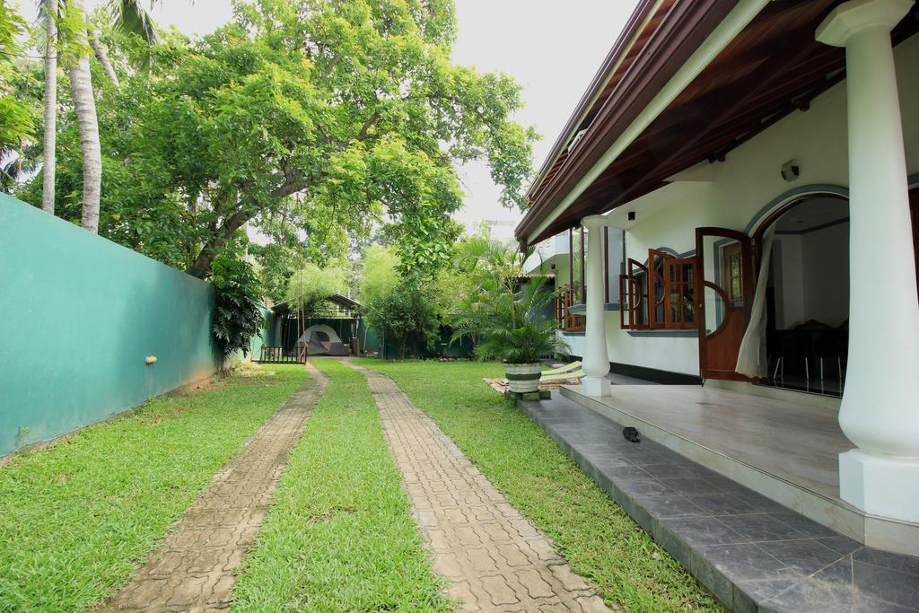 Flipflop Hostel Negombo Bagian luar foto