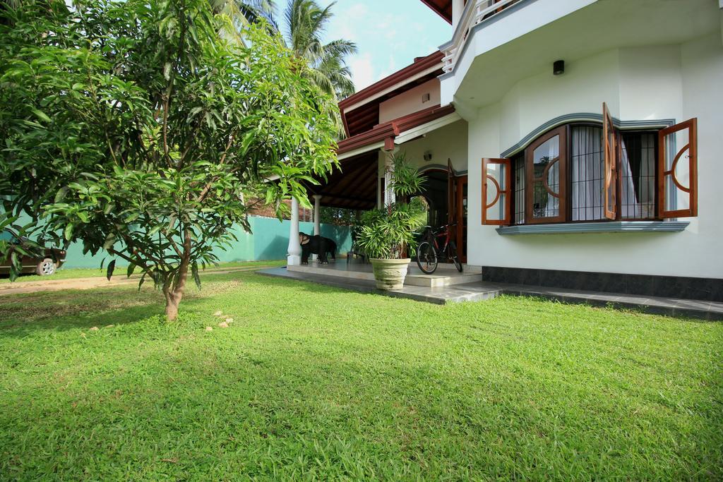 Flipflop Hostel Negombo Bagian luar foto