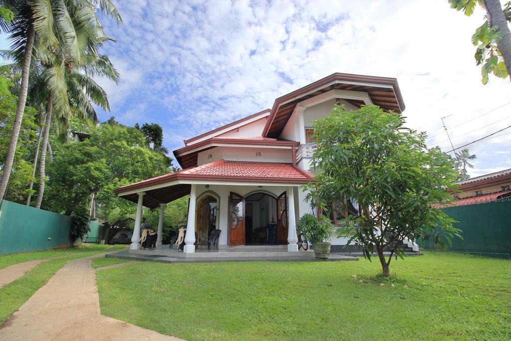 Flipflop Hostel Negombo Bagian luar foto