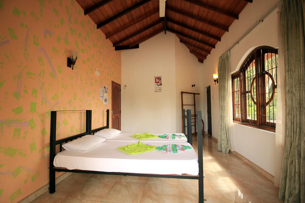Flipflop Hostel Negombo Bagian luar foto