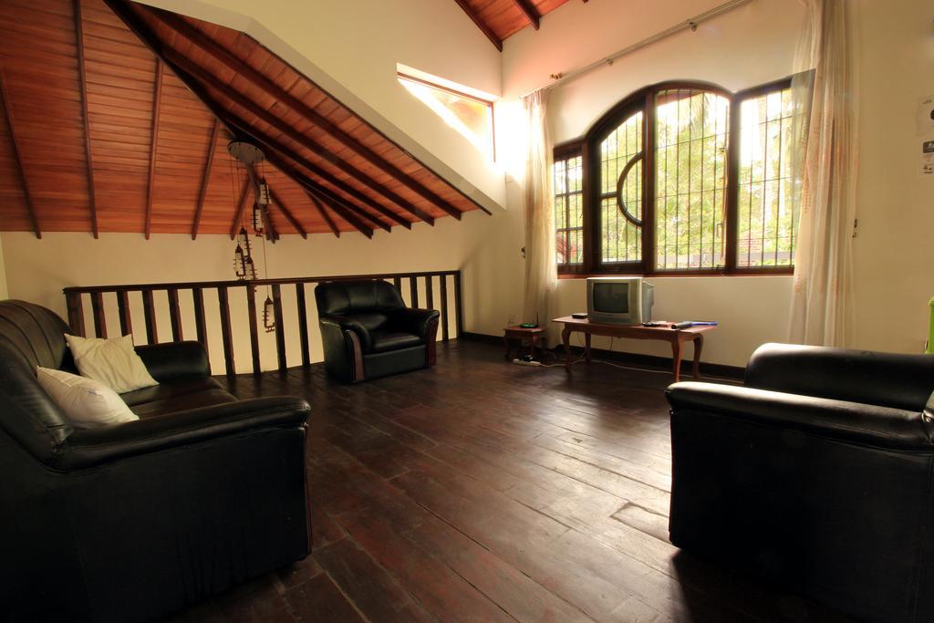 Flipflop Hostel Negombo Bagian luar foto