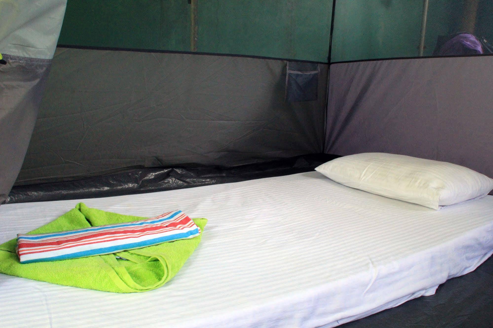 Flipflop Hostel Negombo Bagian luar foto