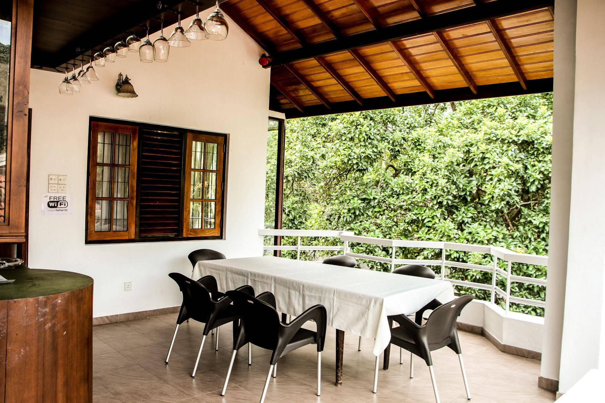 Flipflop Hostel Negombo Bagian luar foto